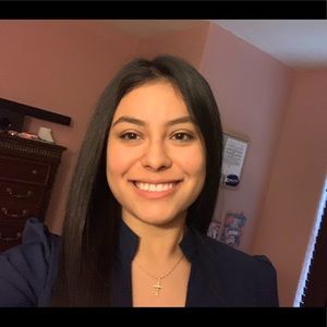 Meet your Posher, Adriana